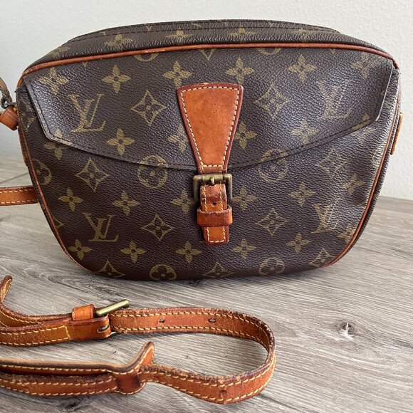 Authentic Louis Vuitton Jeune Fille Monogram Cross Body Bag - Picture 1 of 12
